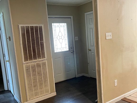 2nd image of 8847 Cedar Springs Ave