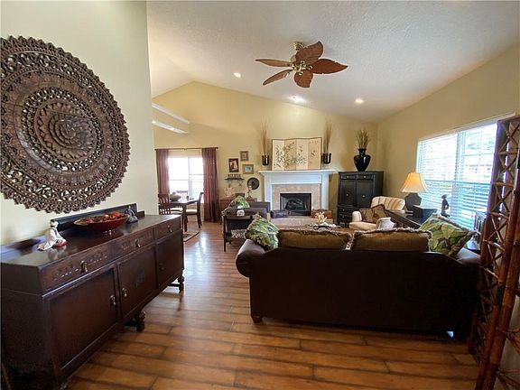 4th image of 50 White Oak Ct