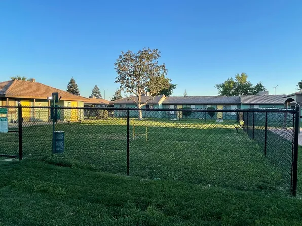 YELLOW DOOR APARTMENTS, 3112 Denver Ave #E07b37850, Merced, CA 95348