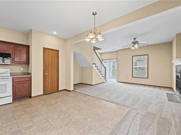 1640 SW Madison St, Lees Summit, MO 64081