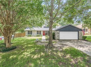 2716 Wilderness Dr N, College Station, TX 77845