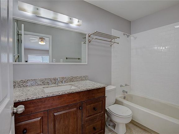 5th image of 46 Stanton Hall Dr