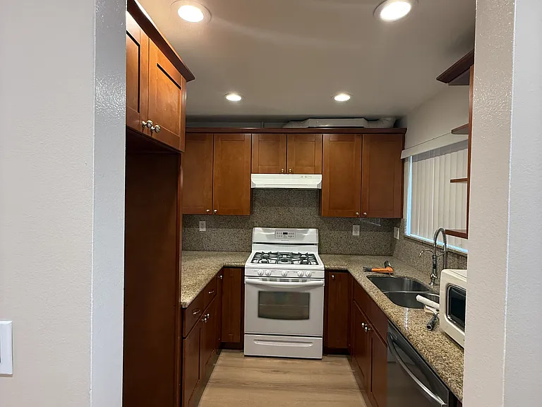 810 W Dryden St #2 — Photo 2