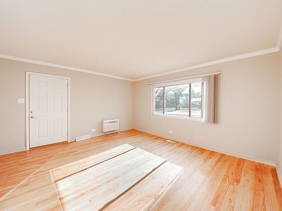 5th image of 216-338 W Division St #304