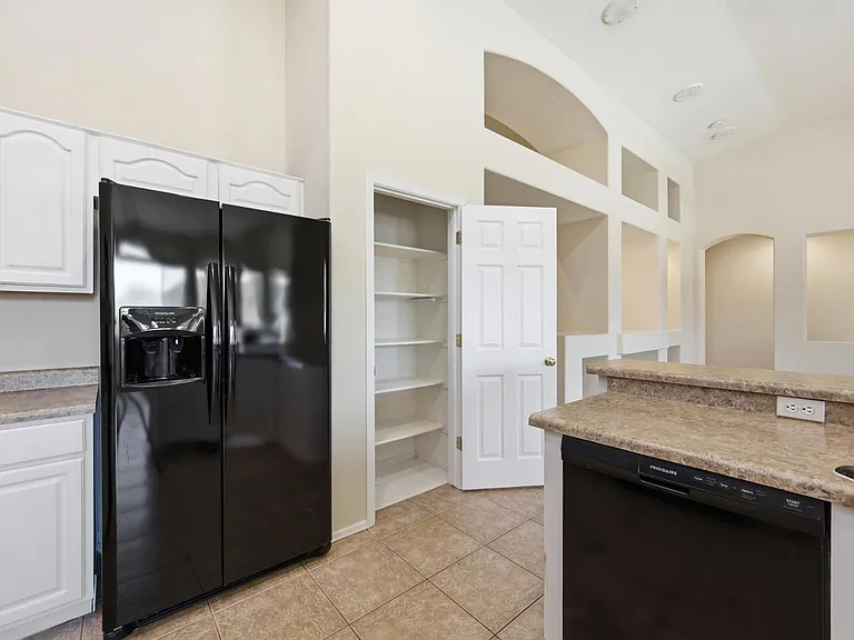 8407 W Myrtle Ave — Photo 8