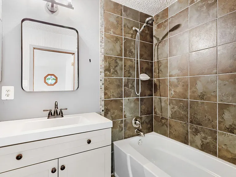 16109 Awalt Dr #B — Photo 24