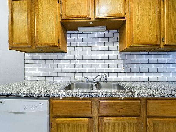 4th image of 2936 Flora Ave Unit 2S