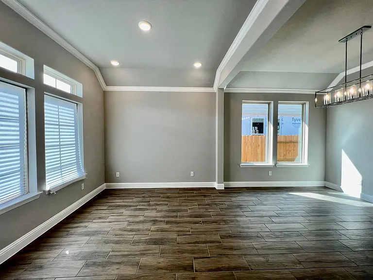 9503 Crescent Mill Dr — Photo 4