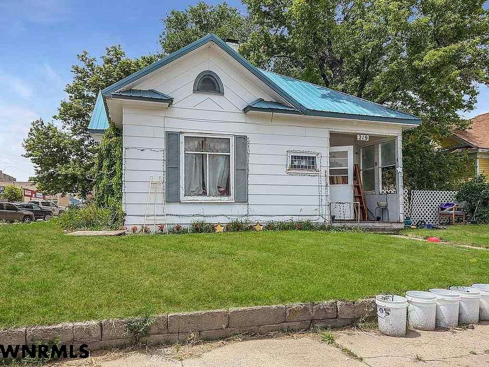 1st image of 219 3rd St