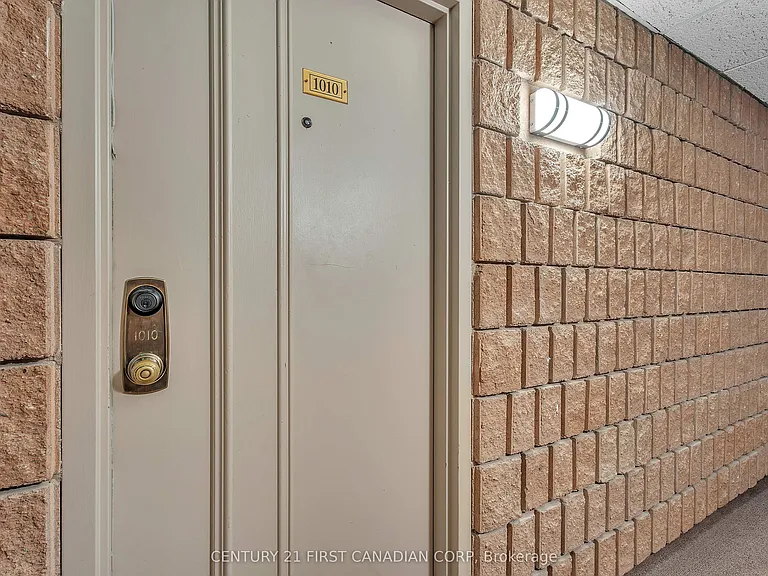 600 Grenfell Dr #1010 — Photo 2