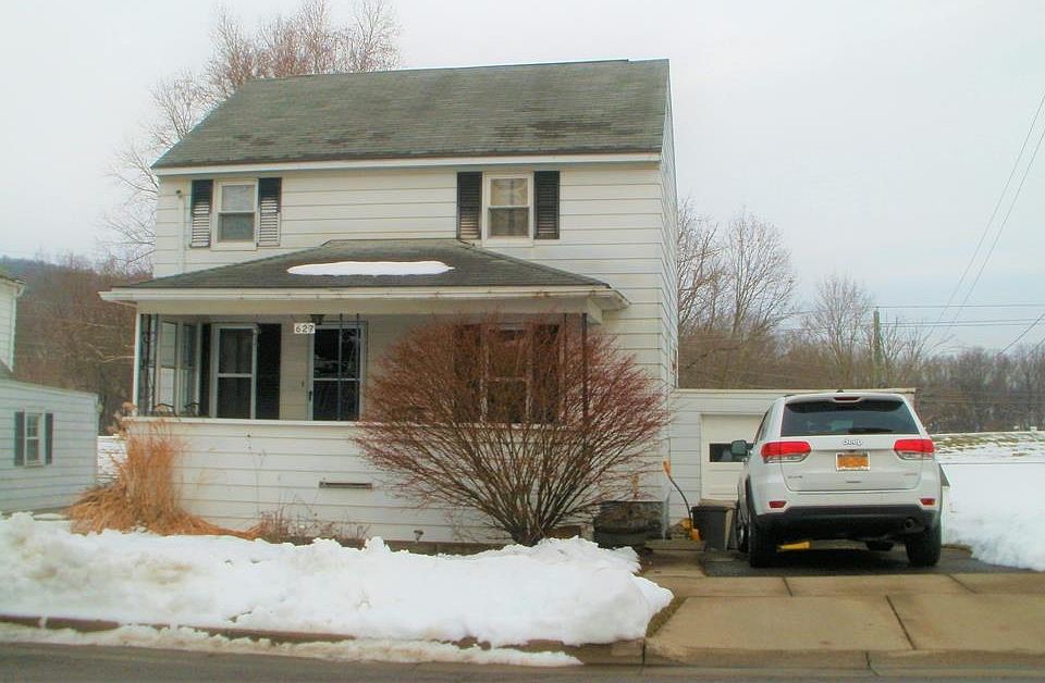 1st image of 627 June St