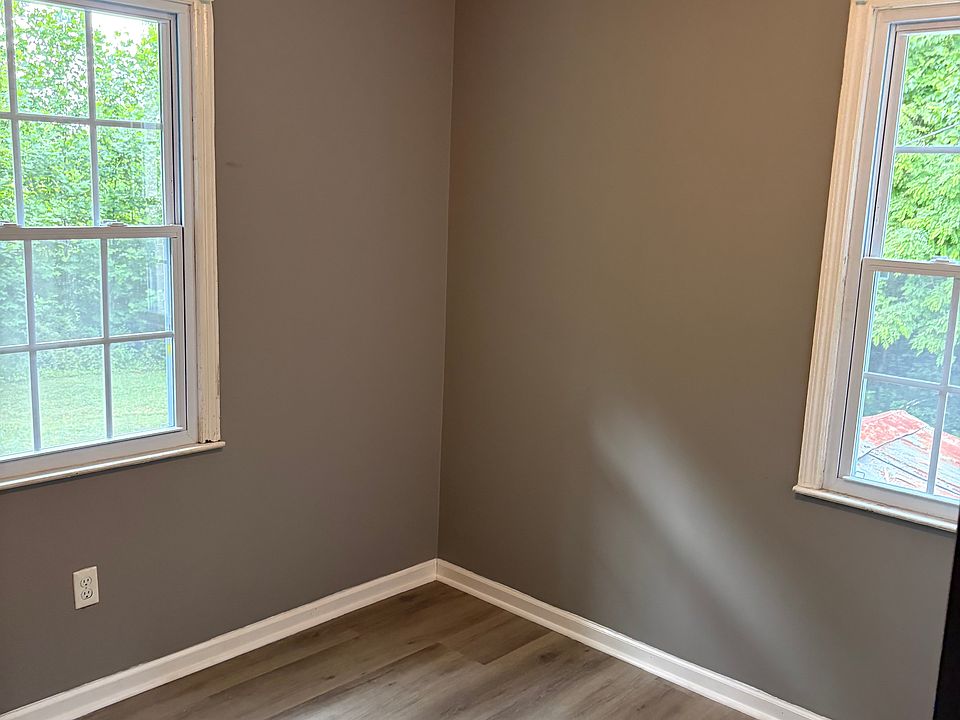 1st image of 125 Hicks Dr