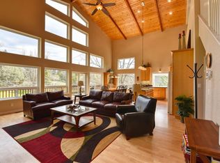 19862 Pleasant View Dr, Groveland, CA 95321