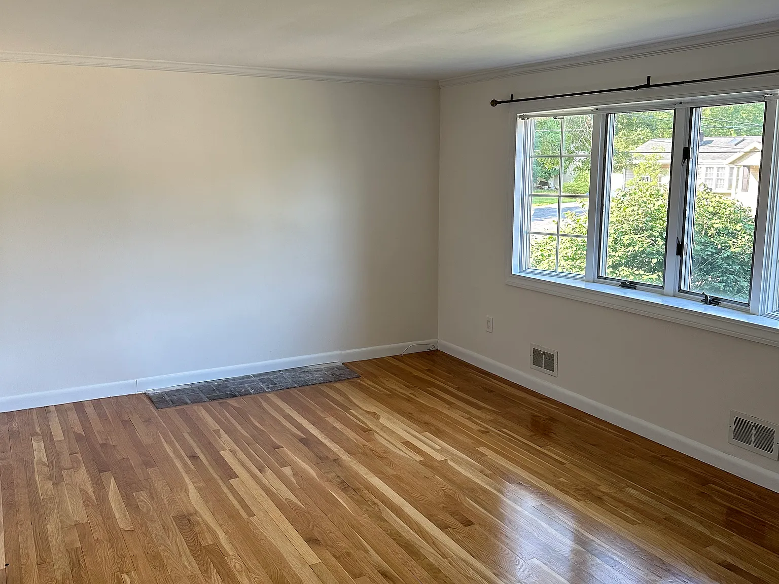 3 bed, 1242 sqft, $3,000 — Photo 4