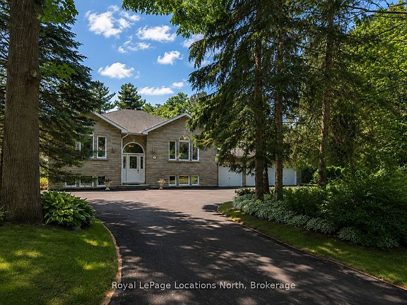 3rd image of 33 Birchwood Trl