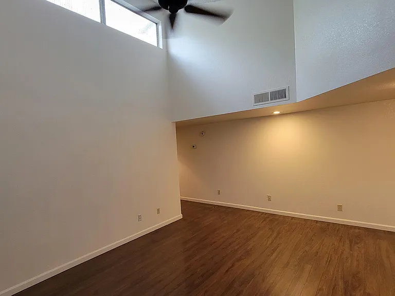 9201 N 47th Dr — Photo 11
