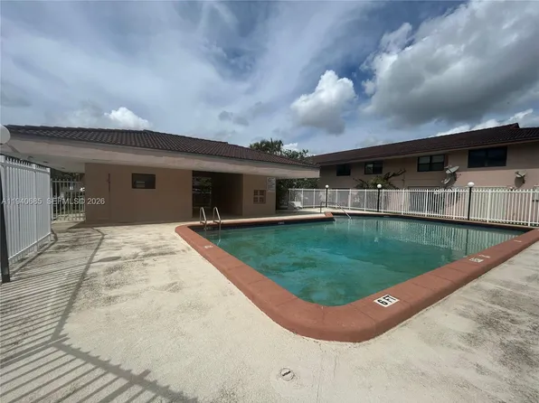 5851 W 20th Ave APT 409, Hialeah, FL 33012