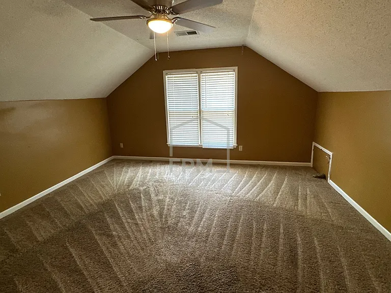 8559 Chippingham Dr — Photo 11