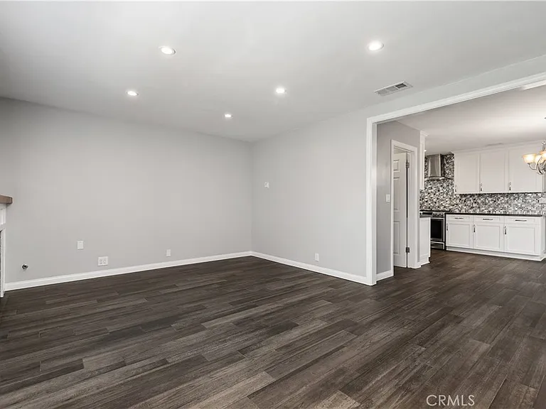 1201 N California St — Photo 3