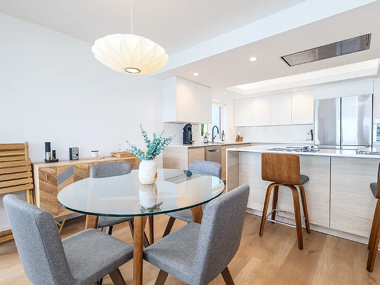 1639 Harbor Ave SW #301 — Photo 5