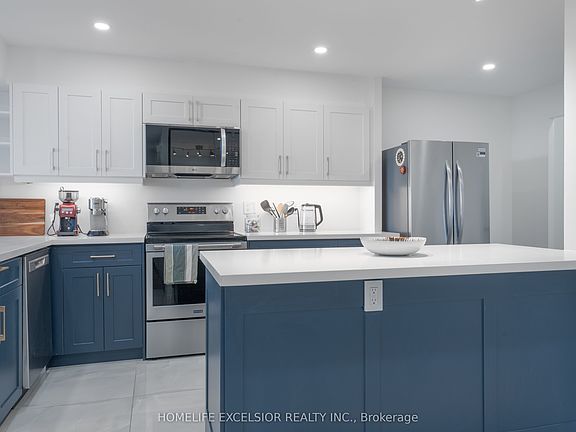 4th image of 236 Albion Rd #612