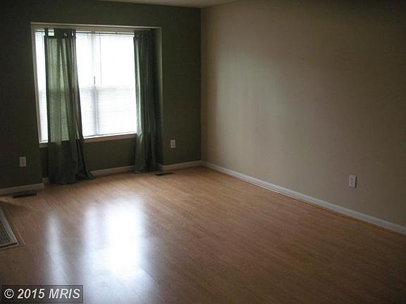 2nd image of 3903 Saint Michaels Sq