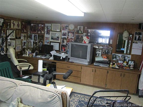 5th image of 20401 NE 12th Ave
