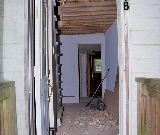 5th image of 318 Monroe St