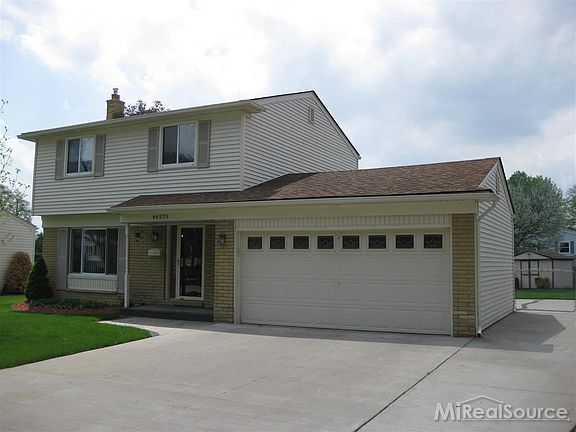 3rd image of 44275 Gibson Dr