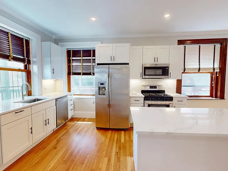 8 Davenport St #3 — Photo 1
