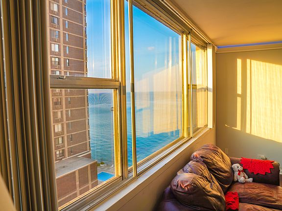 4th image of 6301 N Sheridan Rd APT 10C