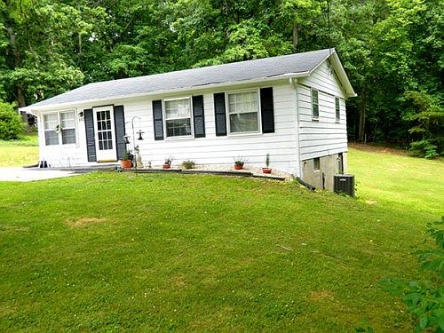 2nd image of 282 Briar Cliff Cir