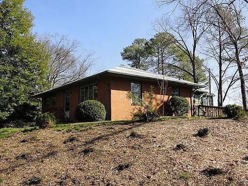 3rd image of 2204 Mendota Dr