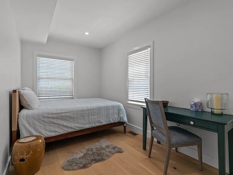 109 Carroll Ave — Photo 23