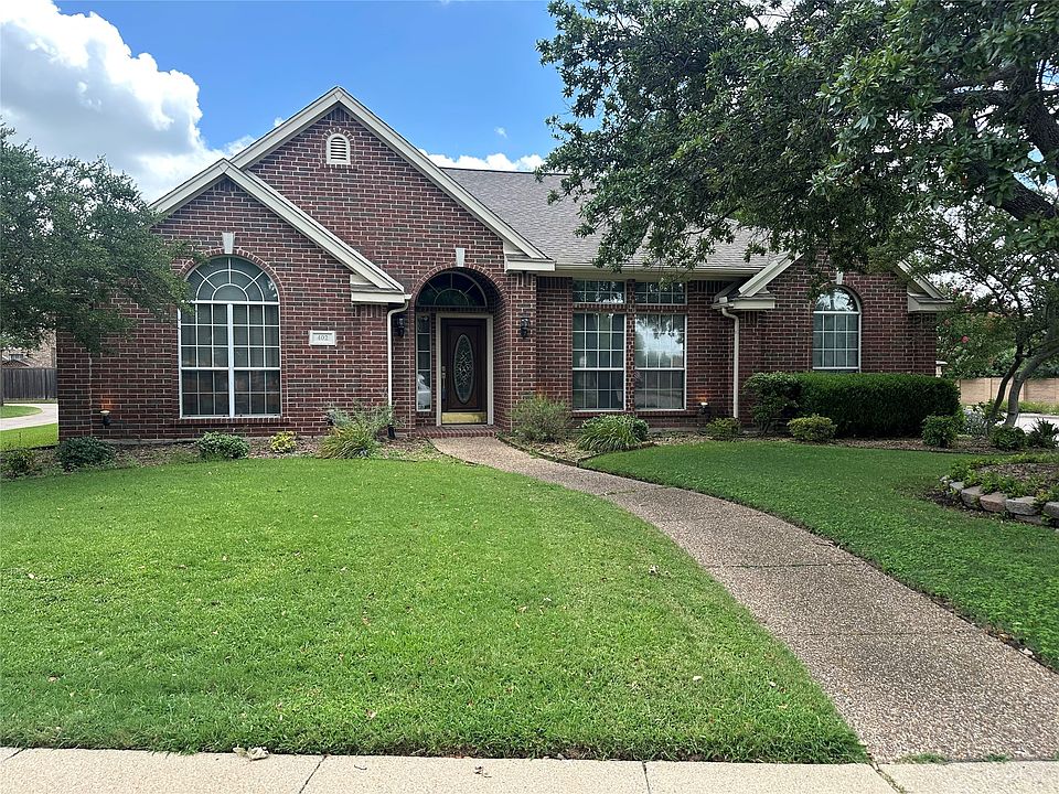 1st image of 402 Buttonwood Dr