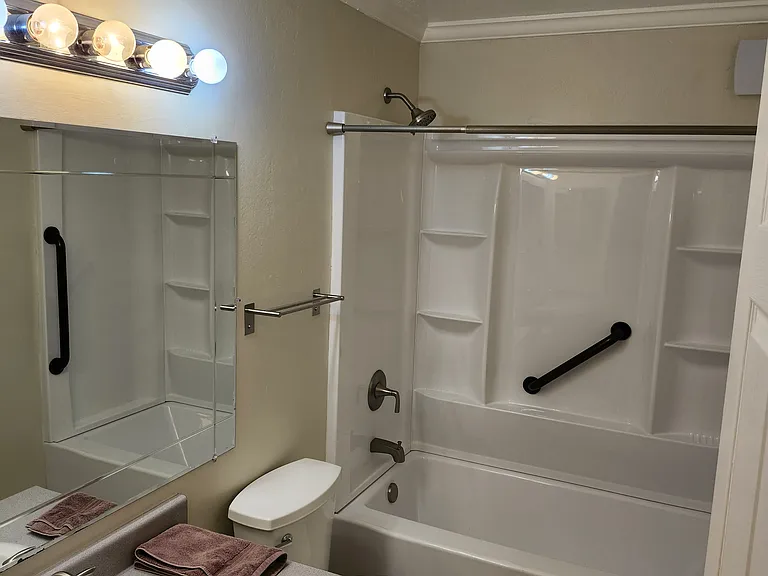 1235 Lovers Ln — Photo 12