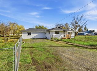 5156 Peace Ln, Central Pt, OR 97502