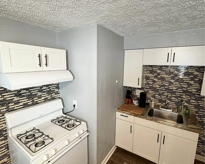32 W Welch Ave #A — Photo 2