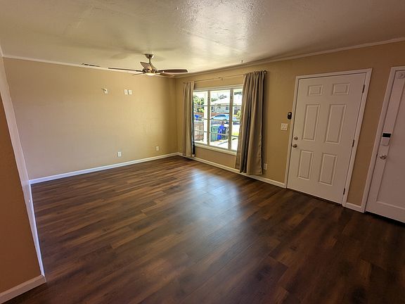 2nd image of 3031 Lowell Ave