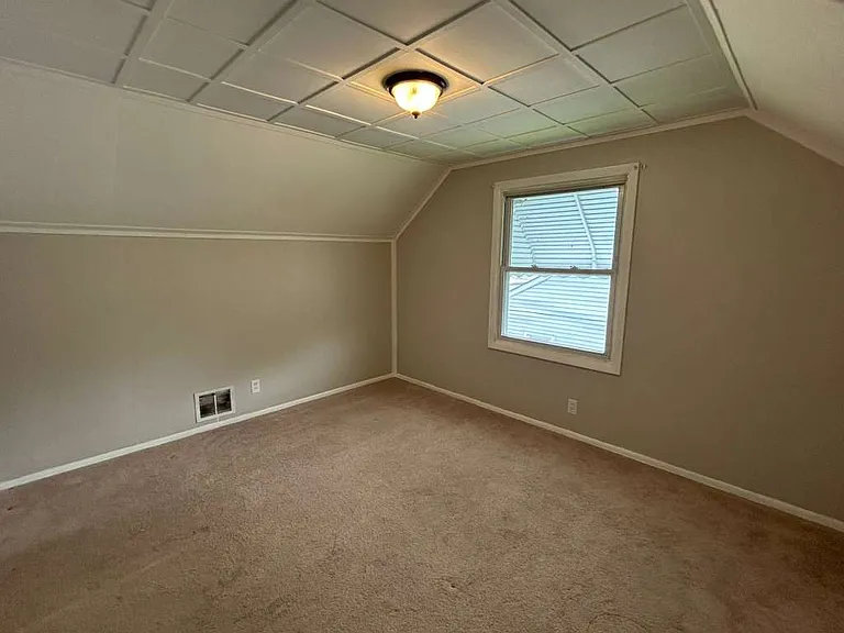 26901 Farringdon Ave — Photo 8