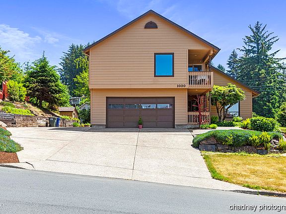 2nd image of 1030 NE 7th Dr