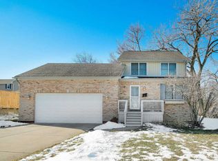 312 Wood St, Wheaton, IL 60187