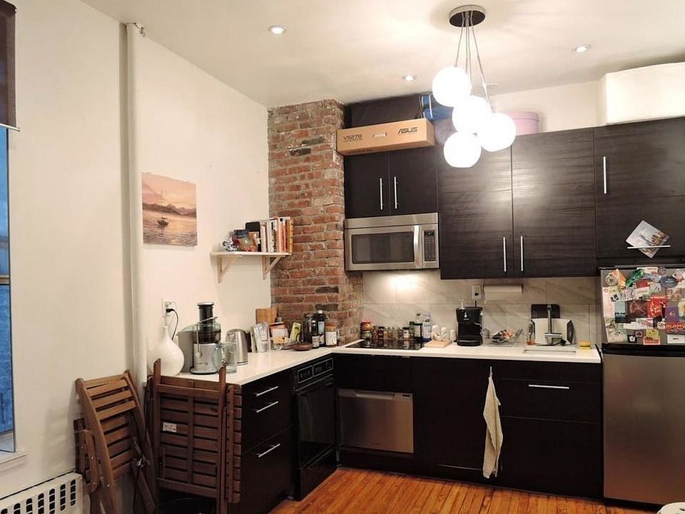 1st image of 304 W 10th St APT 2C