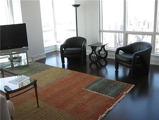 Rented by RELO REDAC INC. | media 5