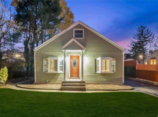 20 Hancock St, Islandia, NY 11749