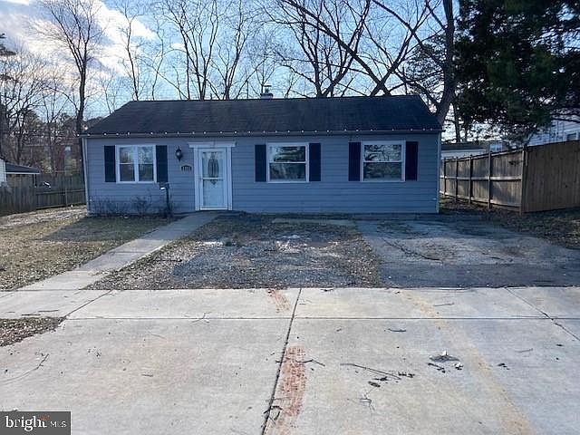 1st image of 1301 Saunders Way