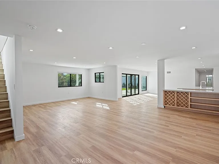 6108 Sadring Ave — Photo 17