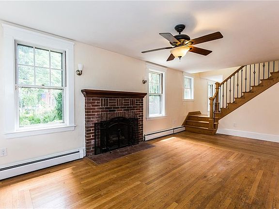 4th image of 16 Berwick Ave