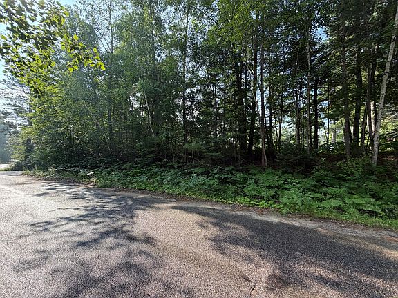 3rd image of 39 Longbow Dr