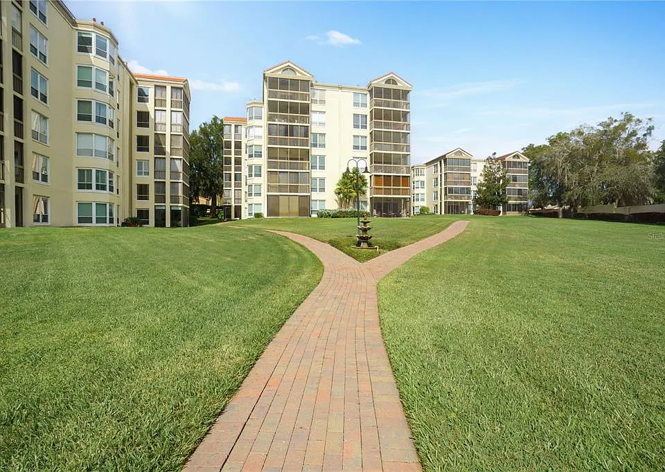 204 Quayside Cir #201